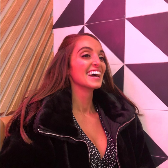 Meet your Posher, Sonia - Picture 1 of 1